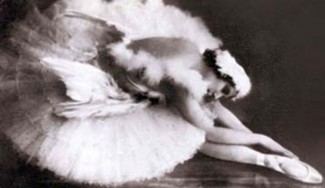 Anna Pavlova in "Dying Swan"